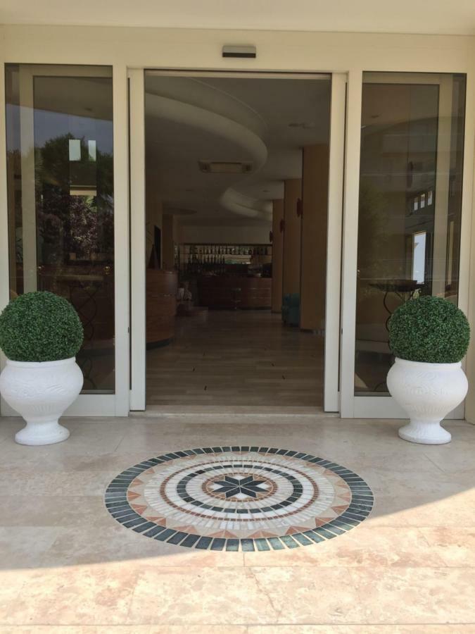 Hotel La Rosa Cattolica Ngoại thất bức ảnh