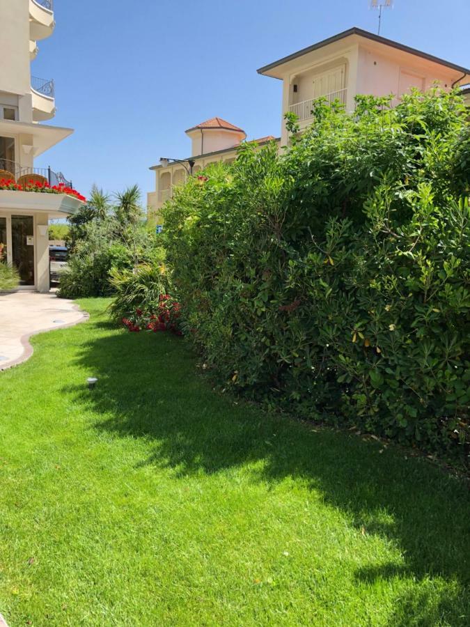 Hotel La Rosa Cattolica Ngoại thất bức ảnh